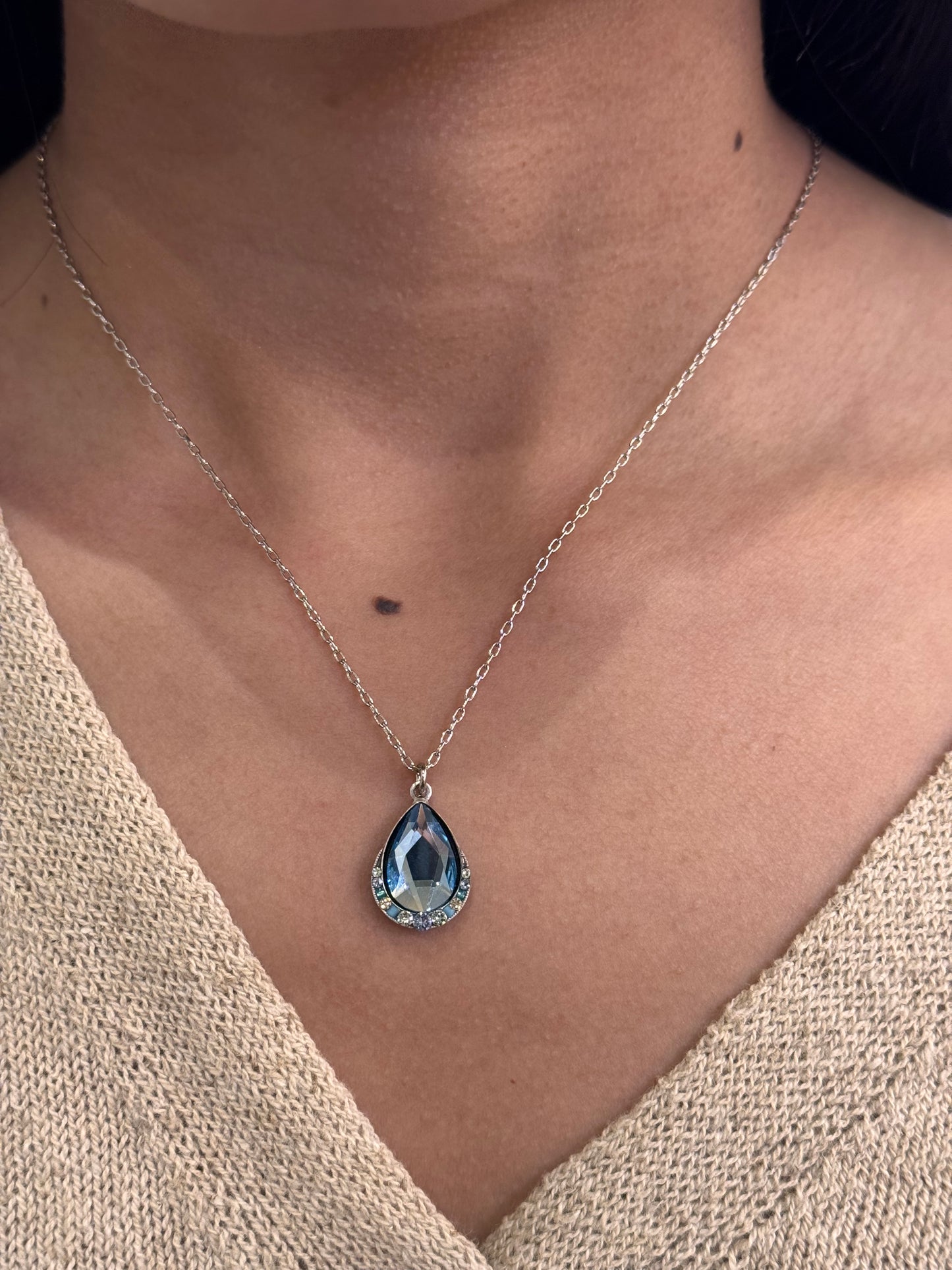 Firefly | Carmel Simple Drop Wide Pendant