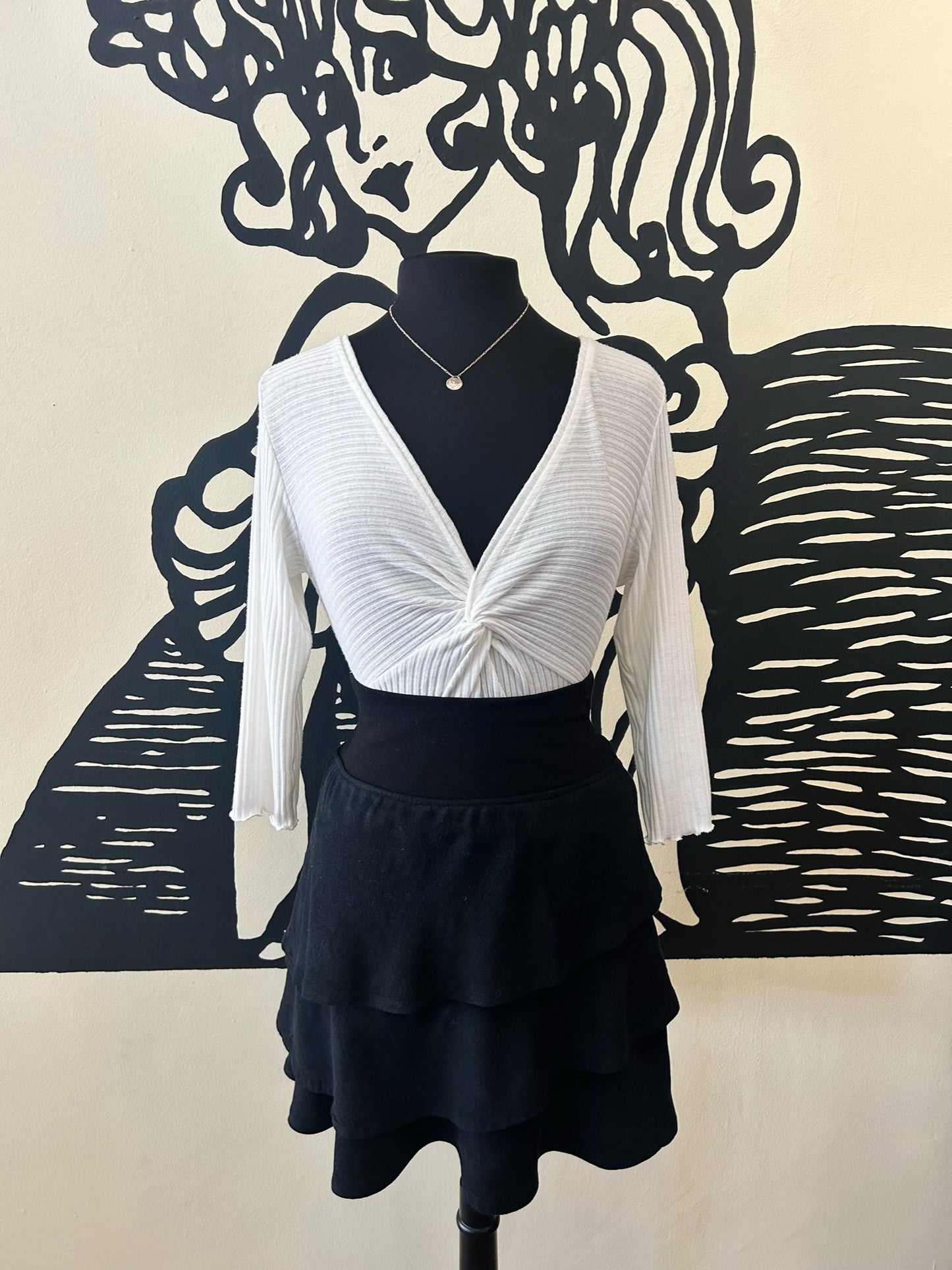 Bucko | Tiered Linen Skirt | Black