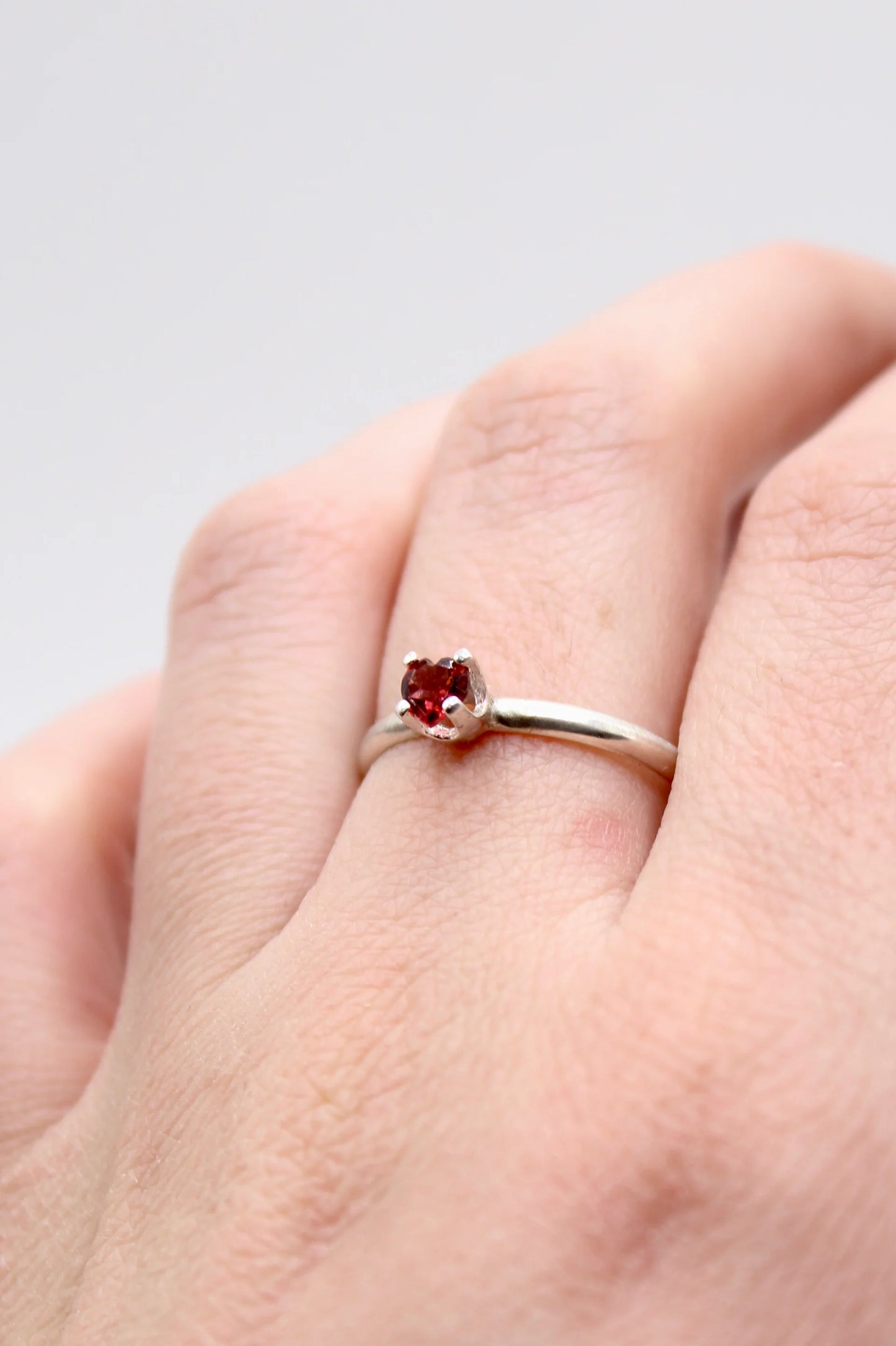 Skyli | Dainty Heart Ring