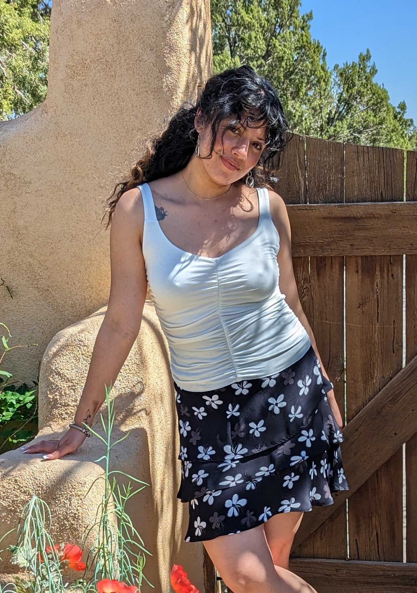 Bucko-Tiered Crepe Skirt-Black/White Daises