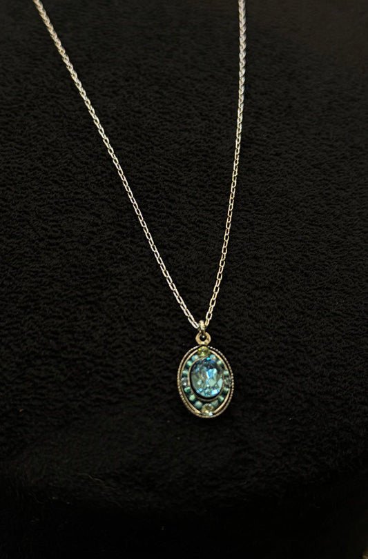 Firefly | Single Med Oval Pendant