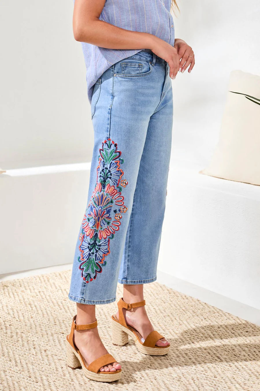 Tribal | Embroidered Audrey Girlfriend Wide Leg Crop Jeans
