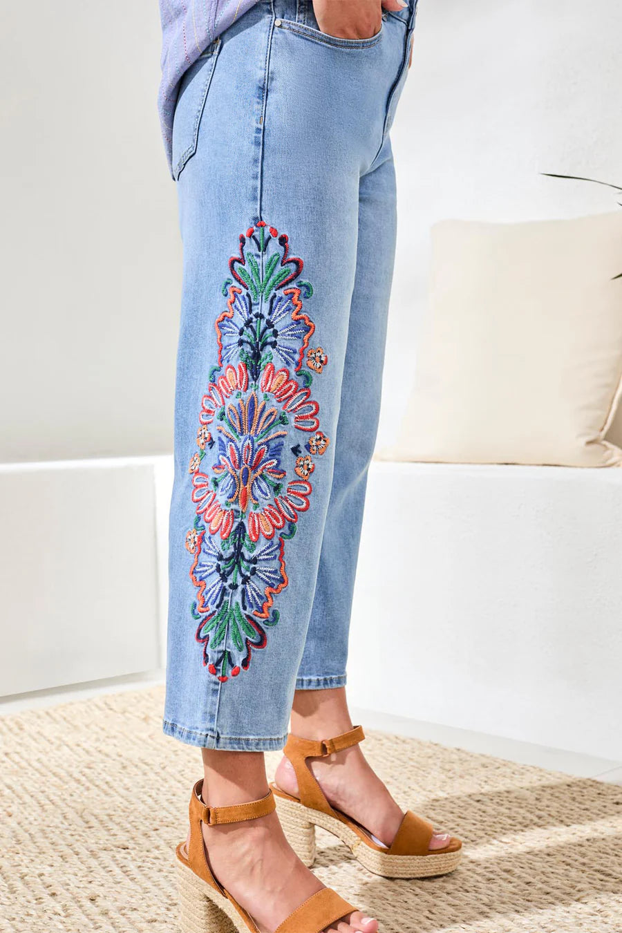 Tribal | Embroidered Audrey Girlfriend Wide Leg Crop Jeans