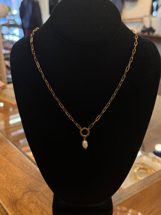 Petit Moments | Pearl Carabiner Necklace
