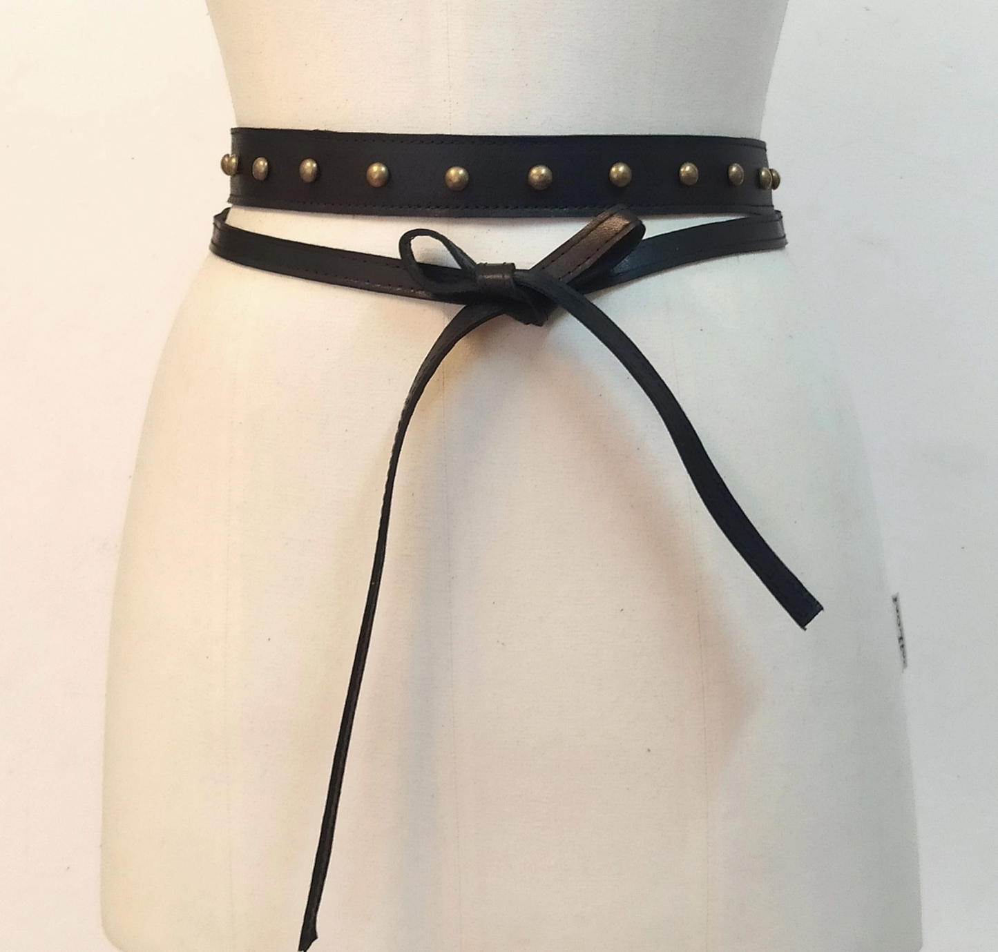 Juan Jo Gallery-Skinny Studded Leather Belt