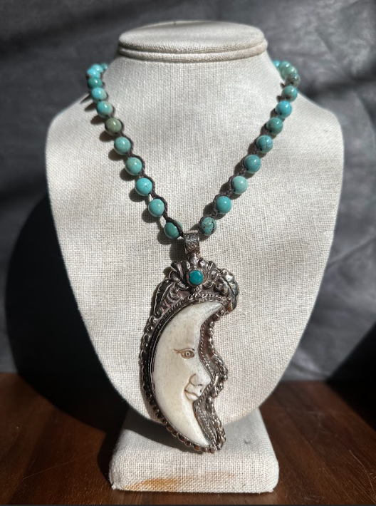 Tara Gasparian | Short Strand Moon Necklace w/Stone Detail