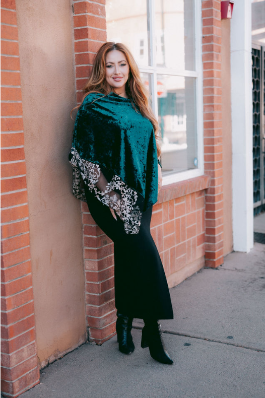 Bucko | Velvet Lace Poncho | Emerald Gold