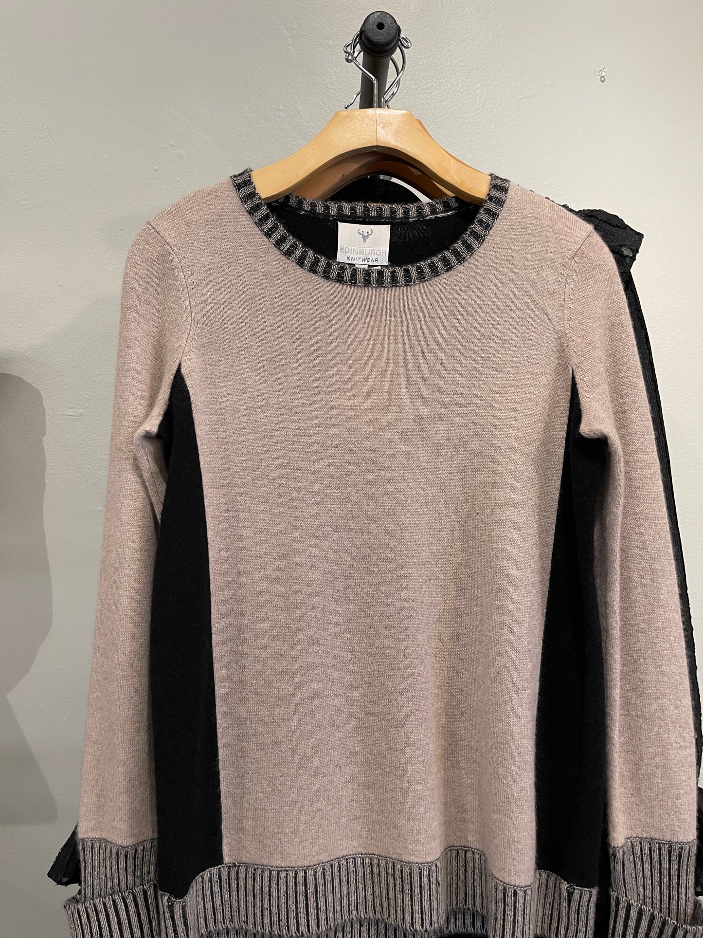Edinburgh-Contrast Stitch Sweater-Camel/Black